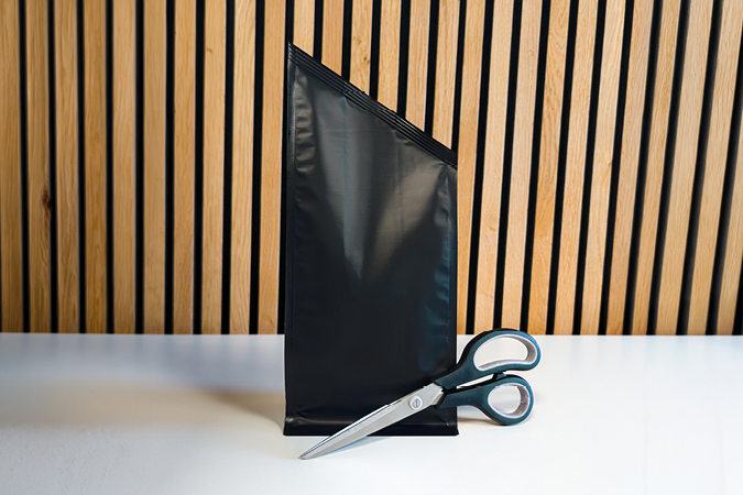 Découper soi-même un sachet à fond plat à la bonne taille Découper soi-même un sachet à fond plat à la bonne taille